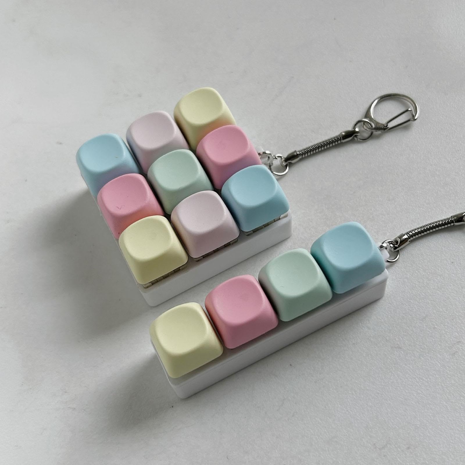 Amazon.co.jp: predolo カラフルなミニ9キーキーボードフィジェット